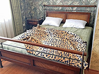 Спальная комната (первая секция), фото 4, Апартаменты на Московской в Евпатории