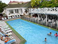 Открытый бассейн в отеле «Корона», Евпатория