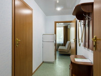 3-местный полулюкс, корпус 3 (с двумя изолированными спальнями) в пансионате «Солнечный», Николаевка, Крым, фото 4