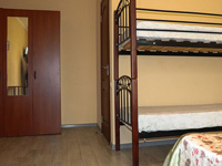 Комната с двухспальной и с двухъярусной кроватями, гостевой дом «Валерия», пгт Заозерное, Евпатория